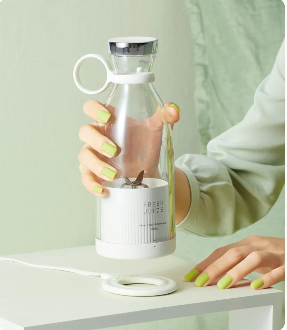 Mini Juicer Blender – "Portable USB Rechargeable Mixer"