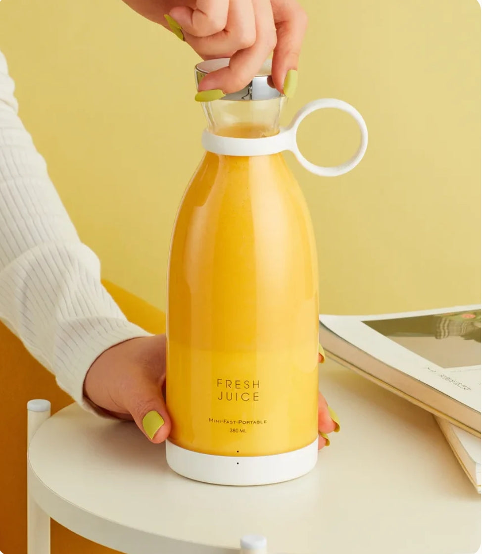 Mini Juicer Blender – "Portable USB Rechargeable Mixer"